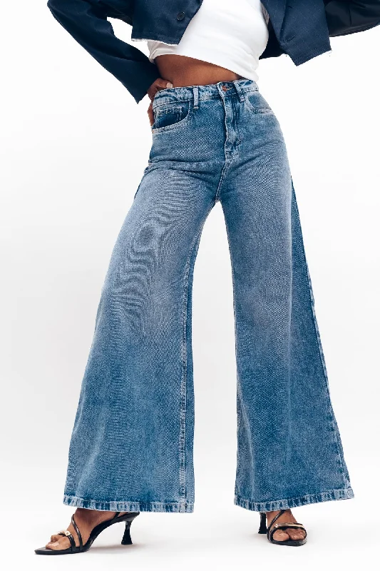 Travel Jeans for On-the-go -90's Come Back Wide Flare Jeans