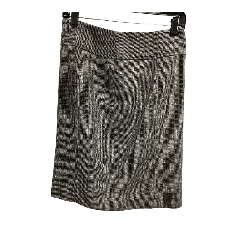 Pleated midi skirts for timeless grace -Skirt Mini & Short By Banana Republic In Grey, Size: 4