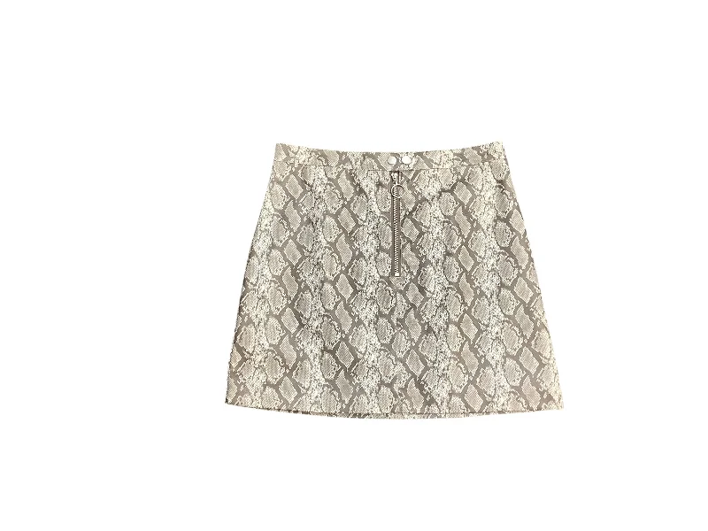 Patterned midi skirts for eye-catching style -Skirt Mini & Short By Divided In Snakeskin Print, Size: 8