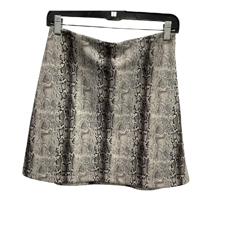 Durable skirts for active lifestyle needs -Skirt Mini & Short By Gilli In Snakeskin Print, Size: 8